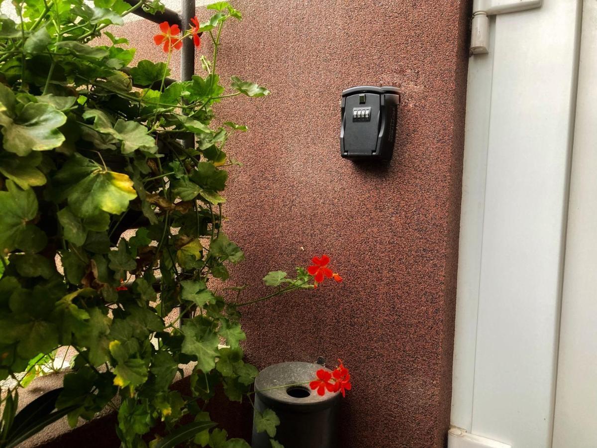 Underground Apartment Bratislava-Nivy Dış mekan fotoğraf